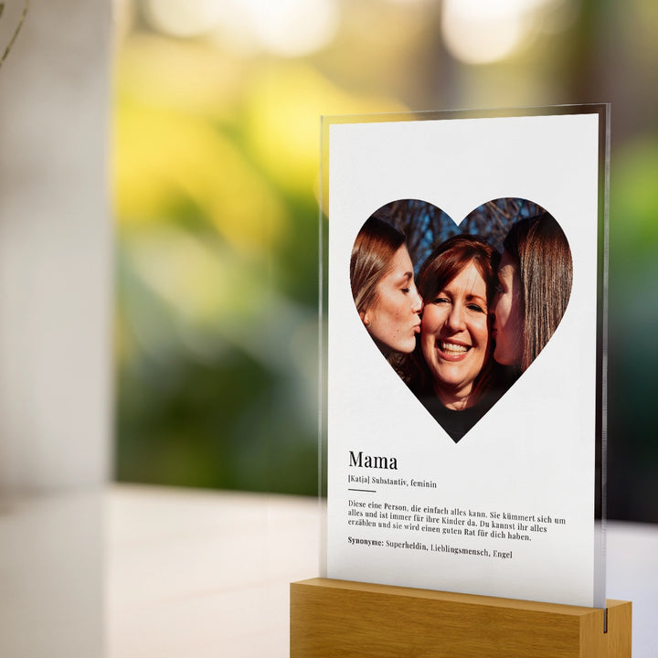 Acryl-Glas "Mama Definition" mit Foto in Herzform famwalls