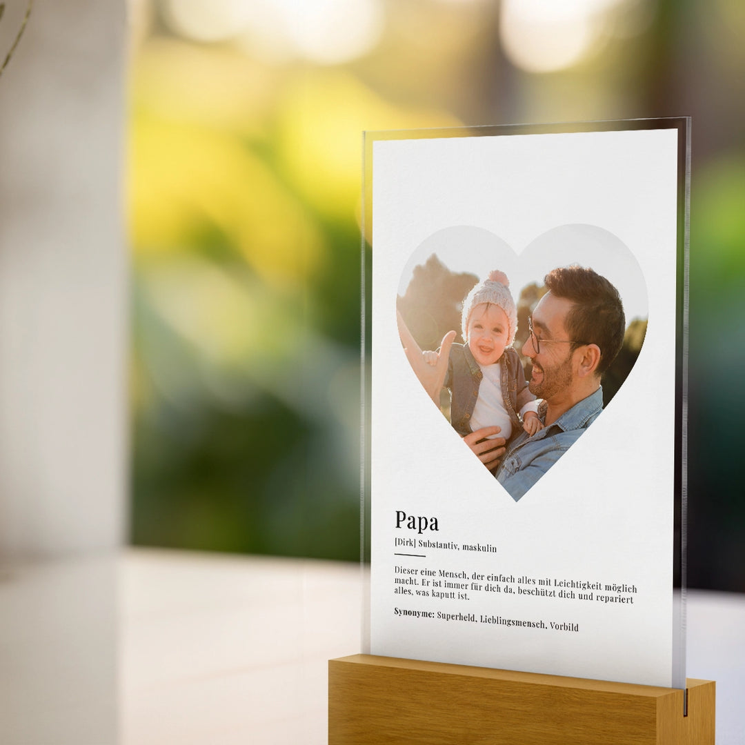 Acryl-Glas "Papa Definition" mit Foto in Herzform famwalls