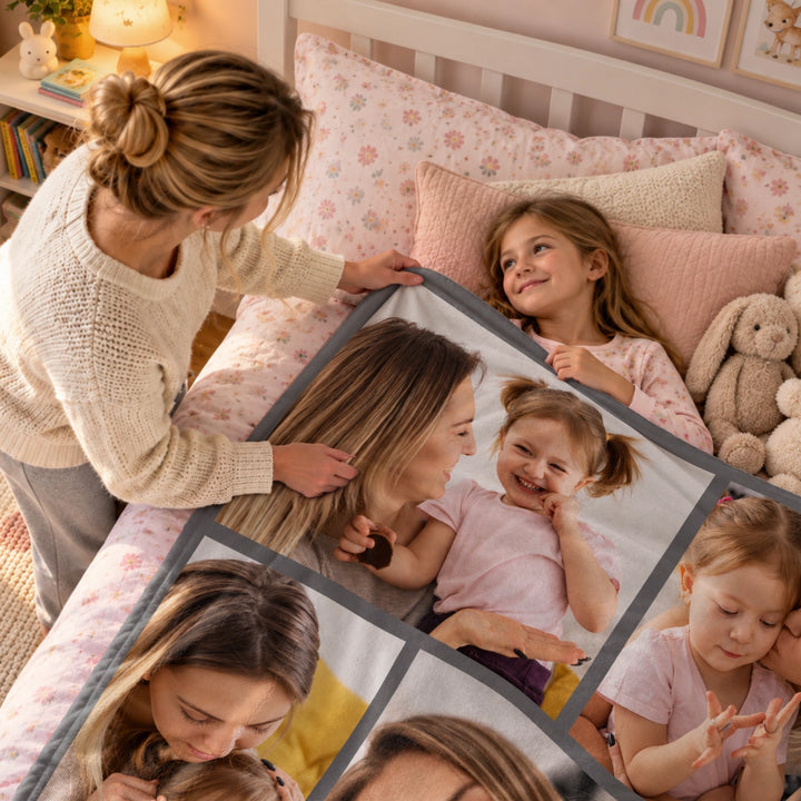 Femme borde une fillette avec le plaid Photo Maman et son collage de photos market_france