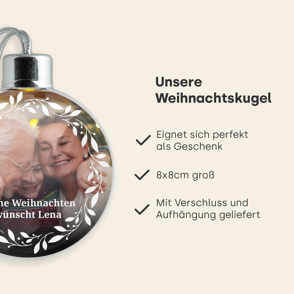 Personalisierte Christbaumkugel "Kranz" famwalls