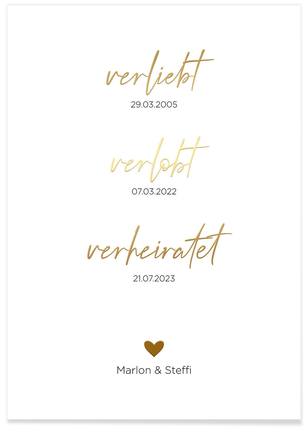 Hochzeitsposter "Verliebt, Verlobt, Verheiratet" mit Goldschrift famwalls